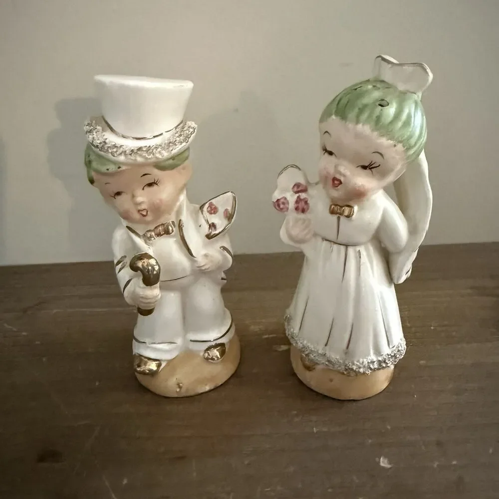 Vintage Bride and Groom Couple Salt & Pepper Shakers Green Japan Wood Stoppers